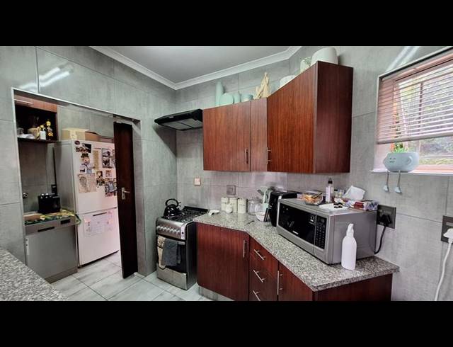 2 BEDROOM TOWNHOUSE FOR SALE IN MORELETAPARK